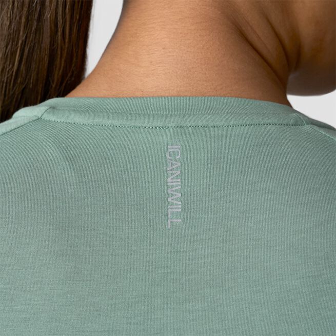 Define Cropped Adjustable Long Sleeve, Light Moss, L  Define Langermet Genser Grønn